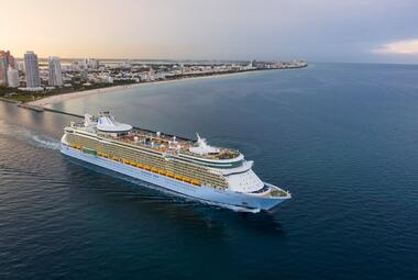 自由OTS驶离迈阿密